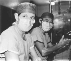 Victor Chang and colleague Mark Shanahan. Photo courtesy of the Chang family, Copyright Chang Family’