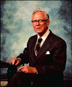 Professor Douglas Harry Kedgwin Lee. Photo courtesy of University of Queensland, Copyright University of Sydney