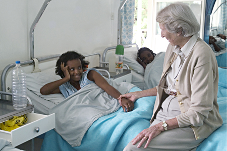 Catherine Hamlin with fistula patient, Photo courtesy of Fistula Trust